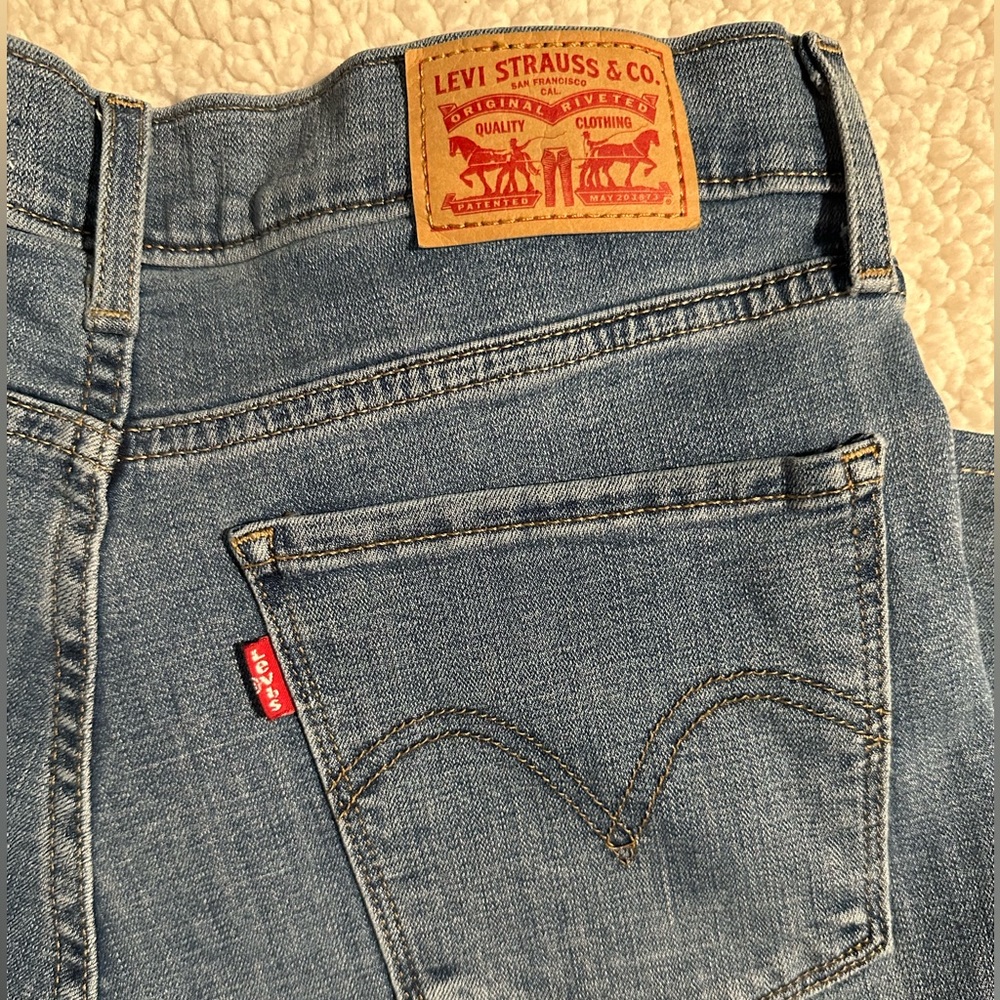 Levi’s Bootcut size 4